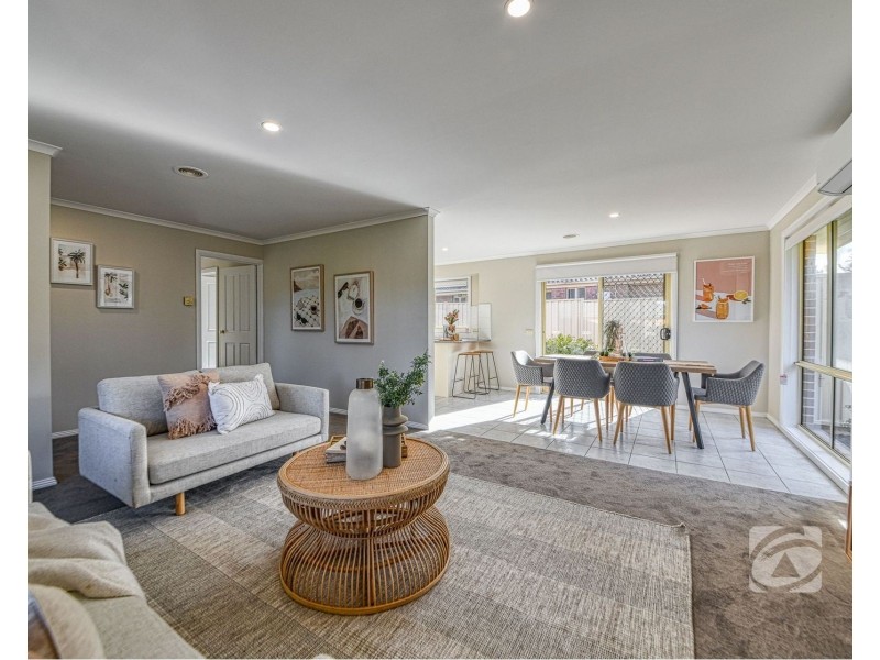 9 Ben Drive, Pakenham VIC 3810