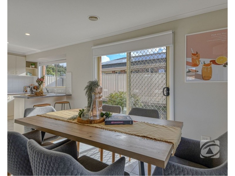 9 Ben Drive, Pakenham VIC 3810