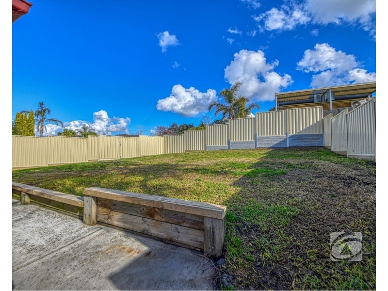 9 Ben Drive, Pakenham VIC 3810