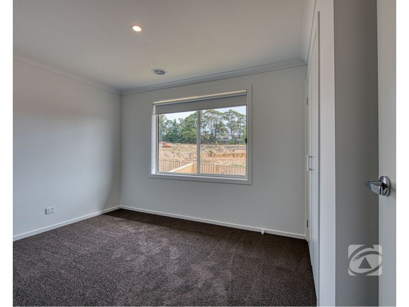 35 Allan Close, Pakenham VIC 3810