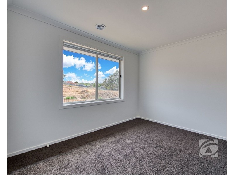 35 Allan Close, Pakenham VIC 3810