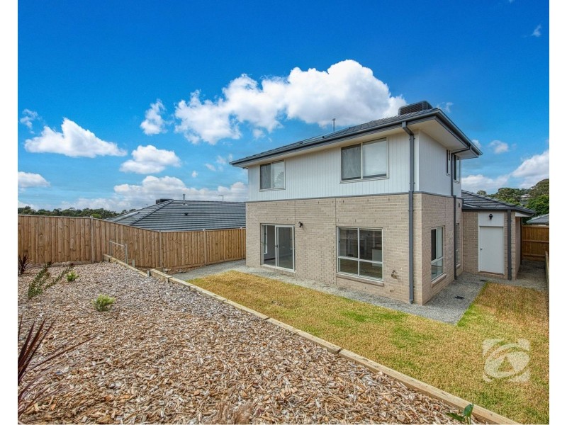 35 Allan Close, Pakenham VIC 3810