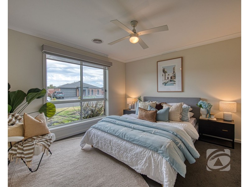 12 Camellia Drive, Bunyip VIC 3815