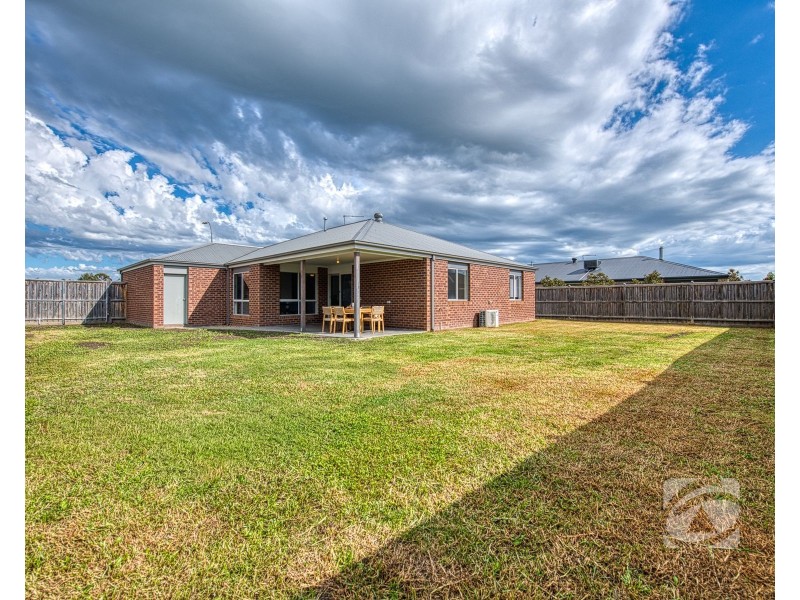 12 Camellia Drive, Bunyip VIC 3815