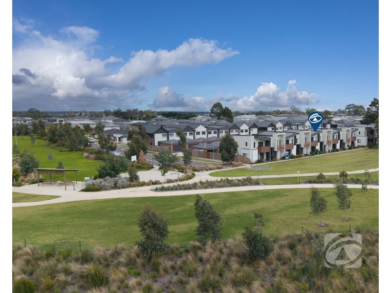 28 Sanctum Walk, Officer VIC 3809