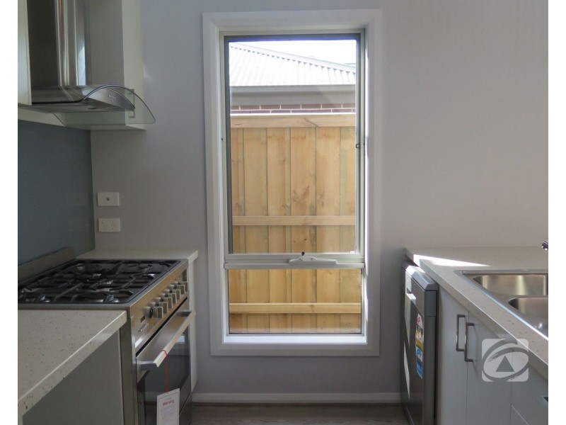 223 Pink Hill Boulevard, Officer VIC 3809