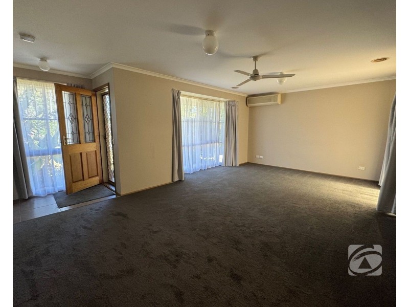 5 Emily Close, Pakenham VIC 3810