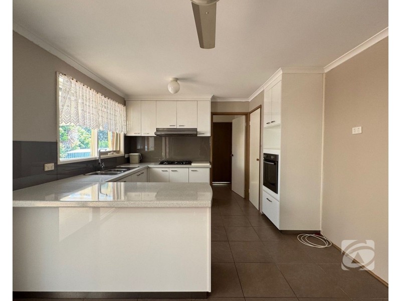 5 Emily Close, Pakenham VIC 3810