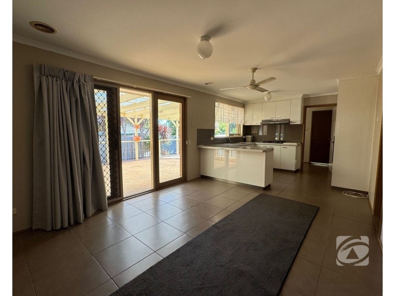 5 Emily Close, Pakenham VIC 3810