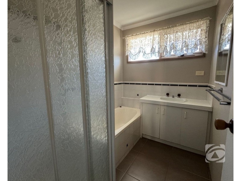 5 Emily Close, Pakenham VIC 3810