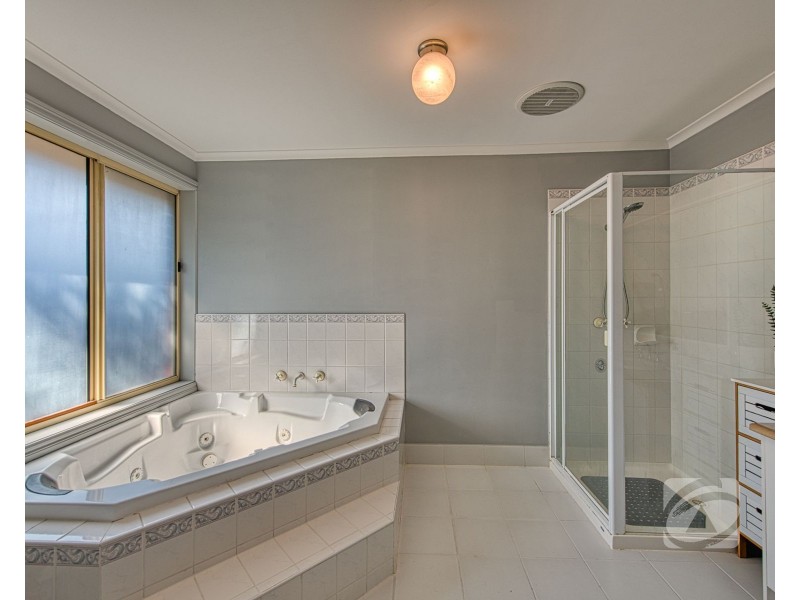 4 Aberdeen Heights, Pakenham VIC 3810