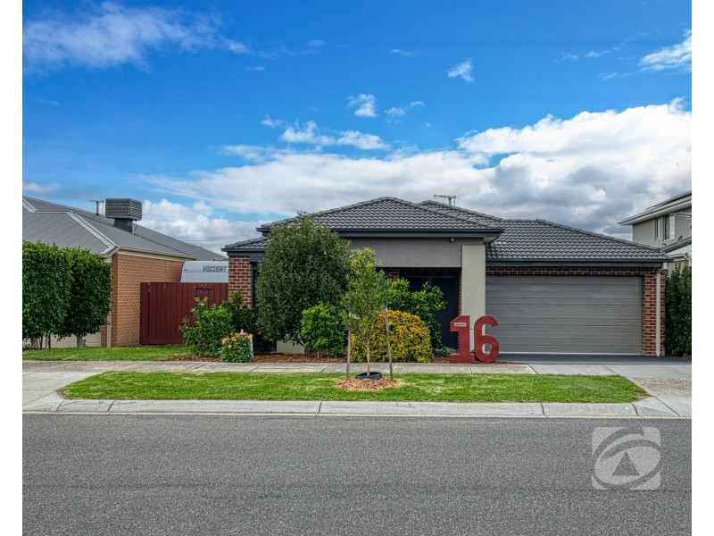 16 Columbia Drive, Officer VIC 3809