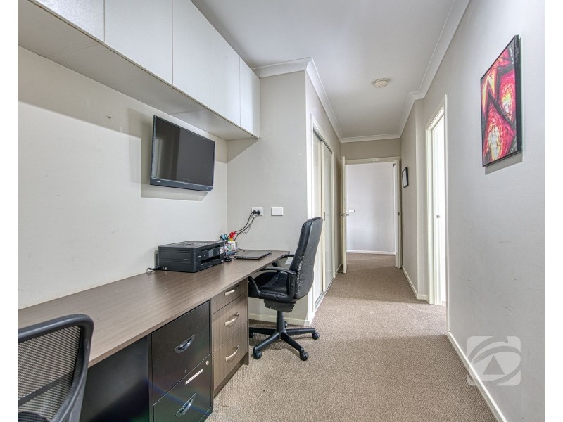 16 Columbia Drive, Officer VIC 3809