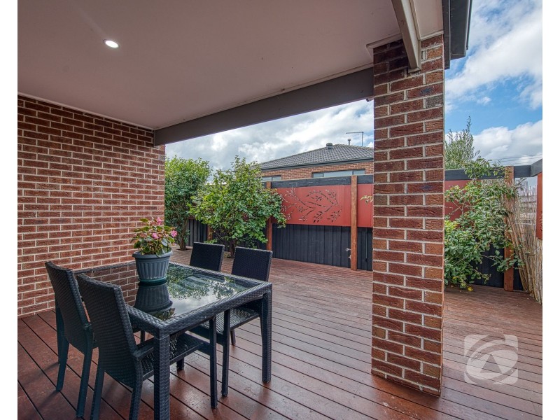 16 Columbia Drive, Officer VIC 3809