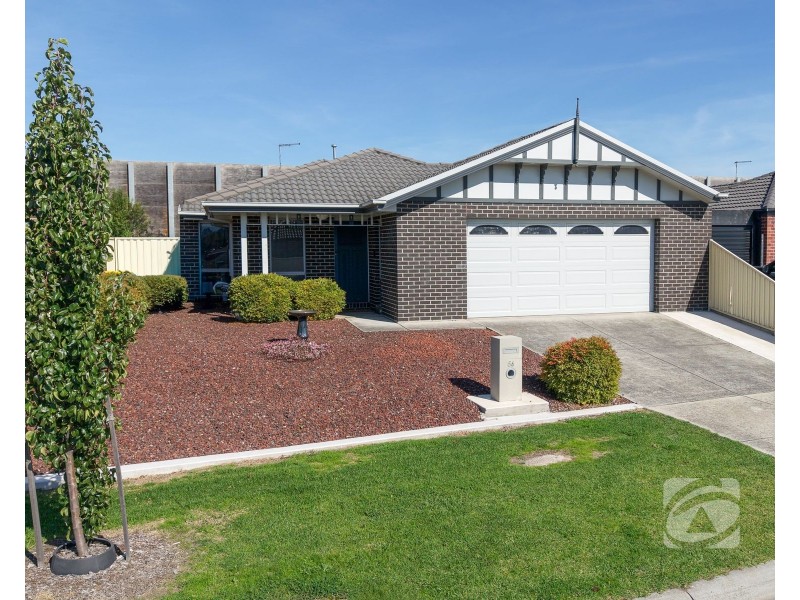 56 Blue Horizons Way, Pakenham VIC 3810