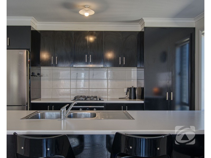 56 Blue Horizons Way, Pakenham VIC 3810