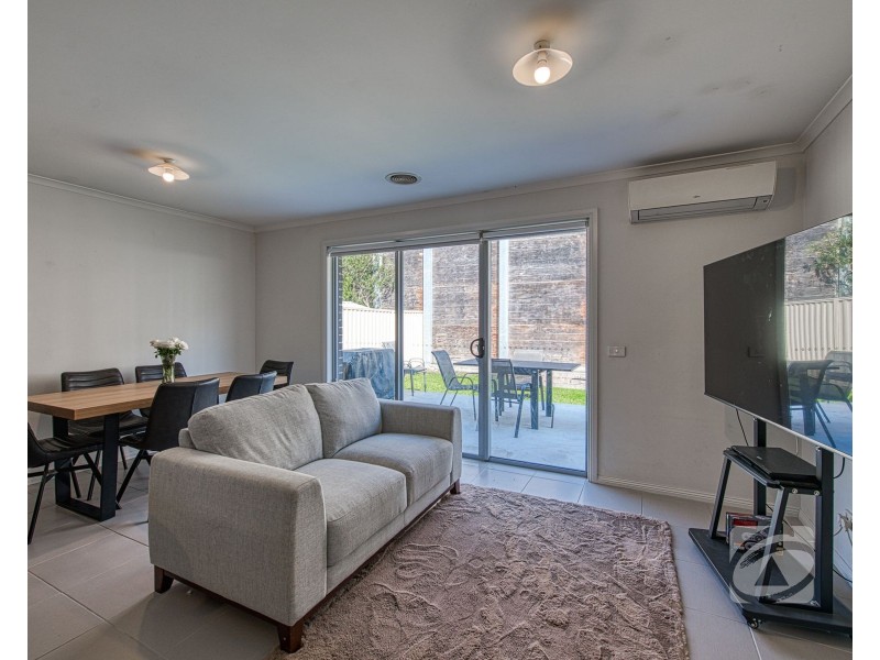 56 Blue Horizons Way, Pakenham VIC 3810