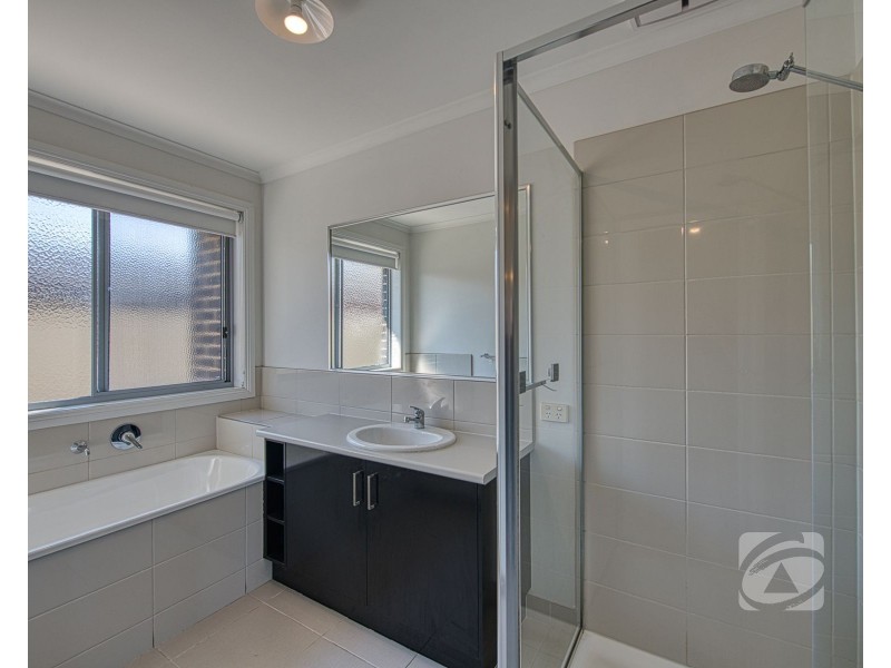 56 Blue Horizons Way, Pakenham VIC 3810