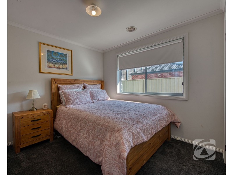 56 Blue Horizons Way, Pakenham VIC 3810