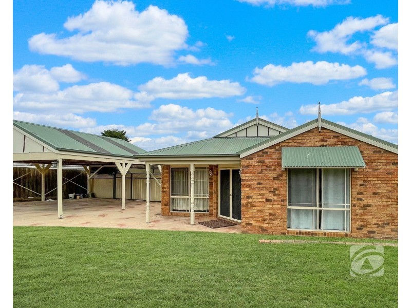 4 Jacqueline Place, Pakenham VIC 3810