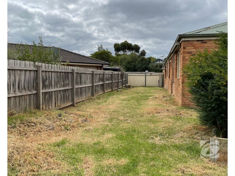 4 Jacqueline Place, Pakenham VIC 3810
