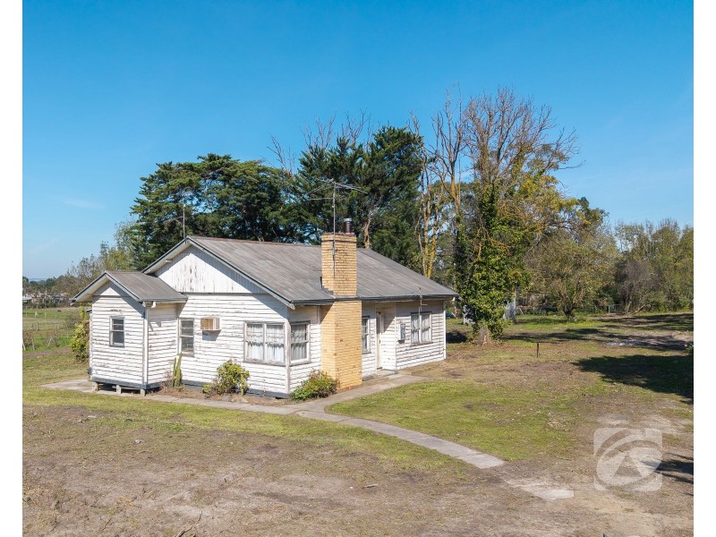 25 Mont Albert Road, Garfield VIC 3814