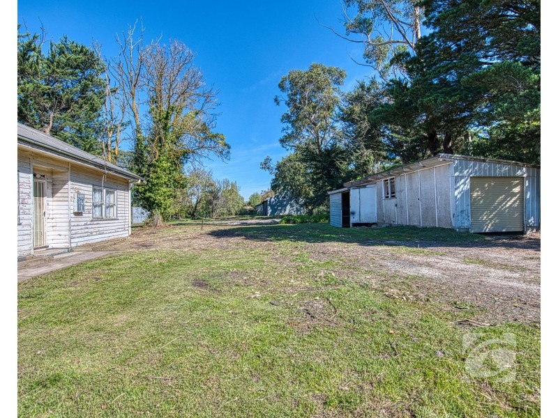 25 Mont Albert Road, Garfield VIC 3814