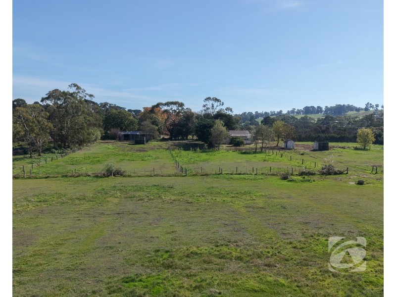 25 Mont Albert Road, Garfield VIC 3814