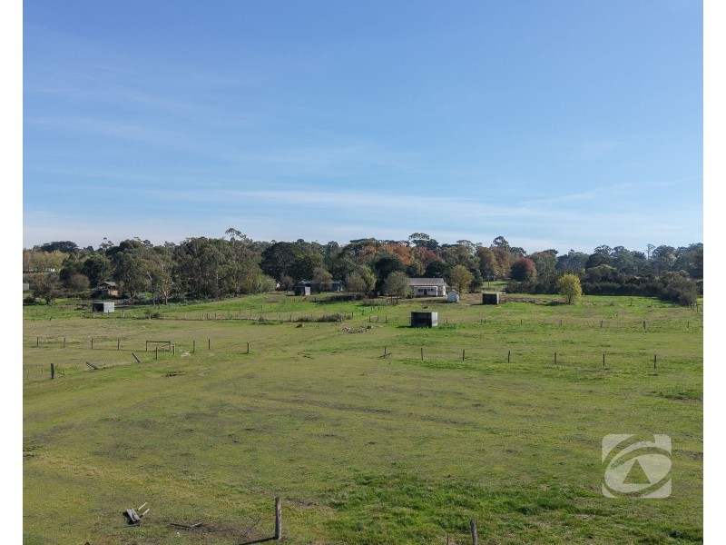 25 Mont Albert Road, Garfield VIC 3814