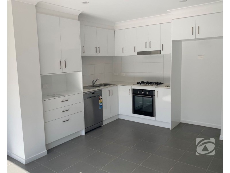 39 Hunt Way, Pakenham VIC 3810