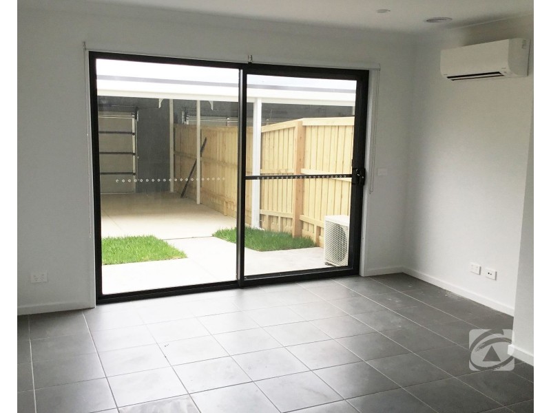 39 Hunt Way, Pakenham VIC 3810