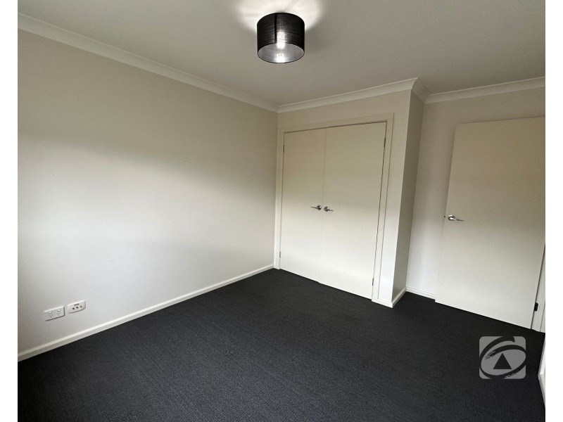 2 Danita Way, Cranbourne West VIC 3977