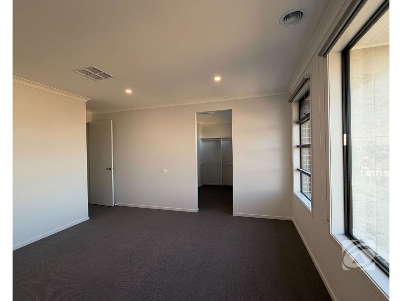 11 Noack Avenue, Nar Nar Goon VIC 3812