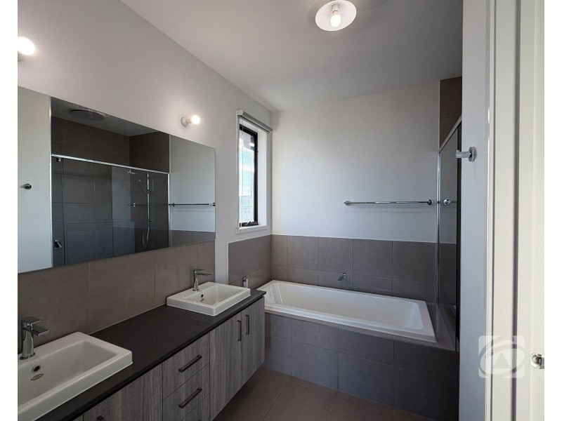 11 Noack Avenue, Nar Nar Goon VIC 3812