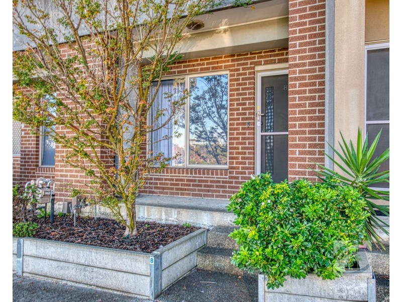 8 Annecy Lane, Pakenham VIC 3810