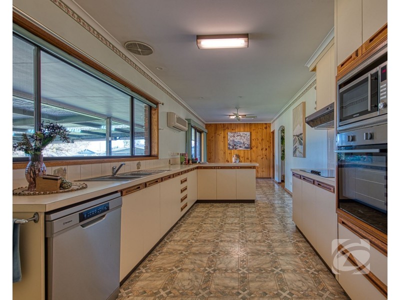15 May Court, Garfield VIC 3814