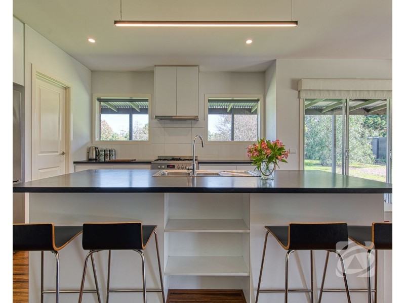 2/210 Toomuc Valley Road, Pakenham VIC 3810