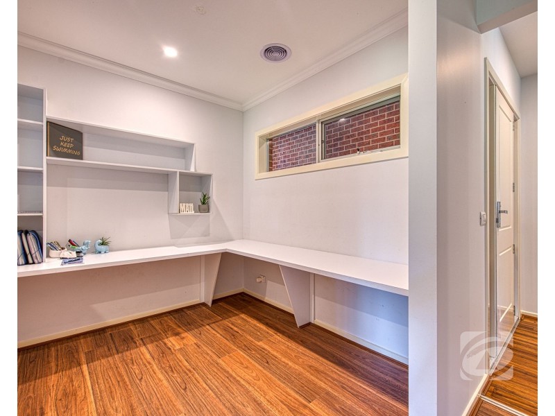 2/210 Toomuc Valley Road, Pakenham VIC 3810