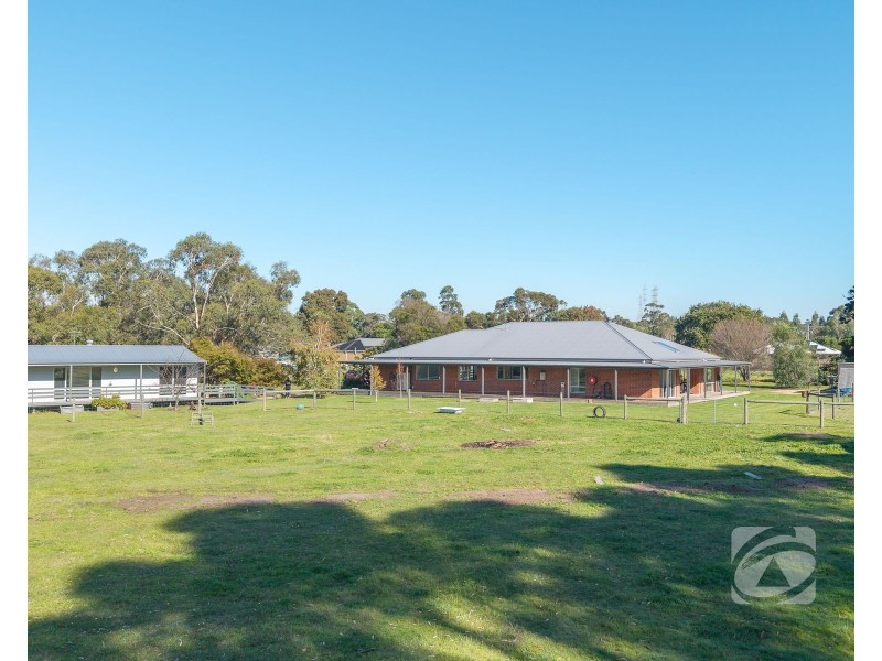2/210 Toomuc Valley Road, Pakenham VIC 3810