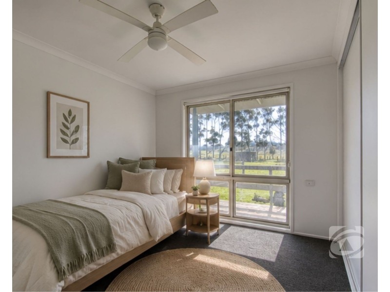2/210 Toomuc Valley Road, Pakenham VIC 3810