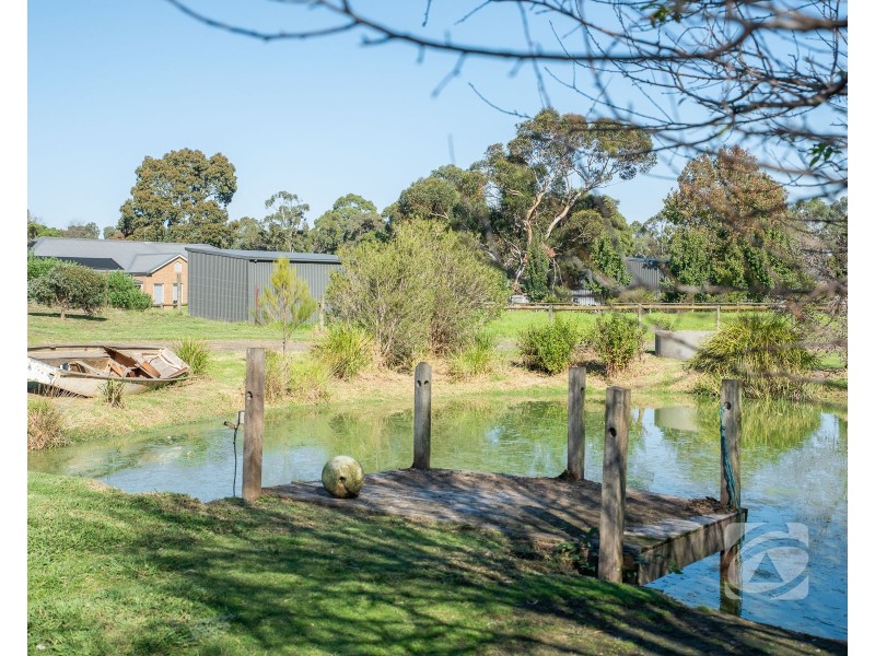 2/210 Toomuc Valley Road, Pakenham VIC 3810