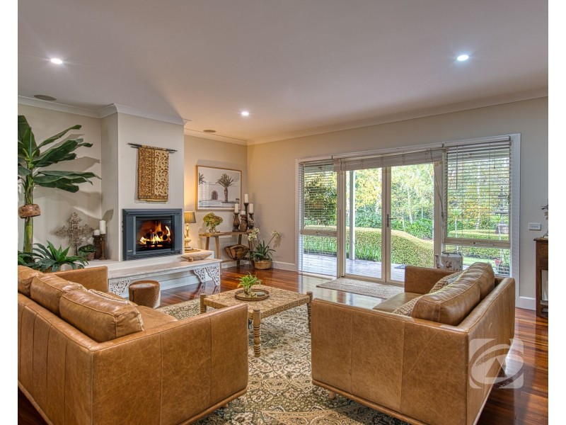 33 Thomas Street, Beaconsfield VIC 3807