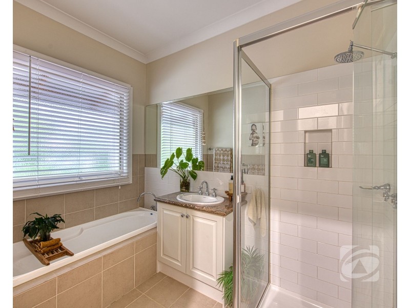 33 Thomas Street, Beaconsfield VIC 3807