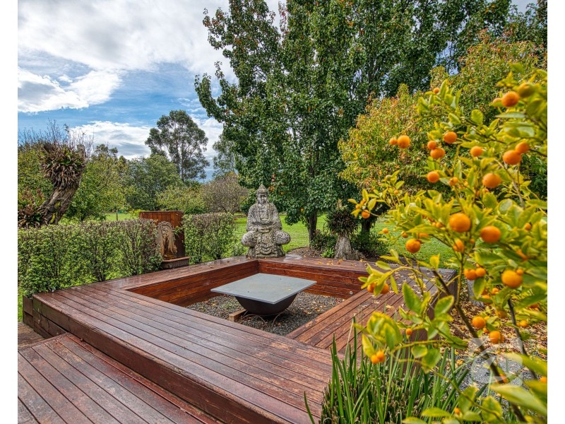 33 Thomas Street, Beaconsfield VIC 3807