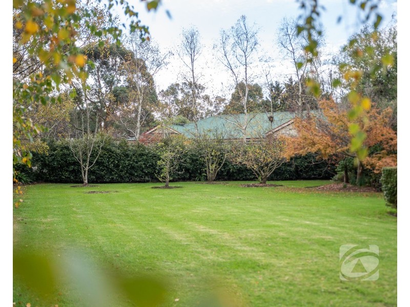 33 Thomas Street, Beaconsfield VIC 3807