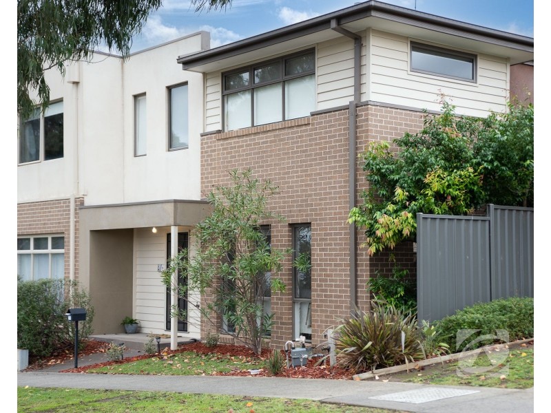 21 Atlantic Drive, Pakenham VIC 3810