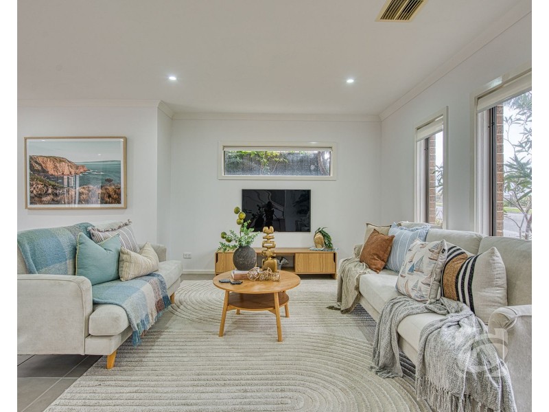 21 Atlantic Drive, Pakenham VIC 3810