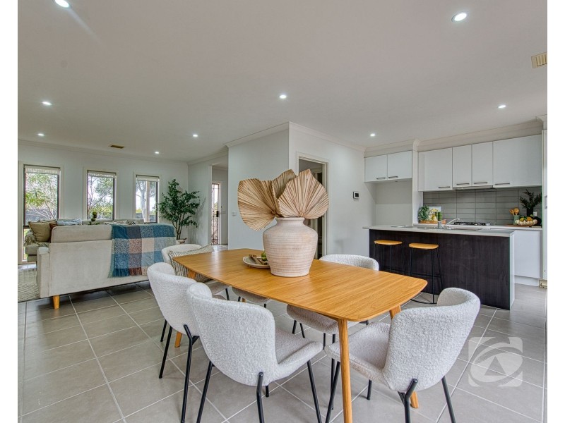 21 Atlantic Drive, Pakenham VIC 3810