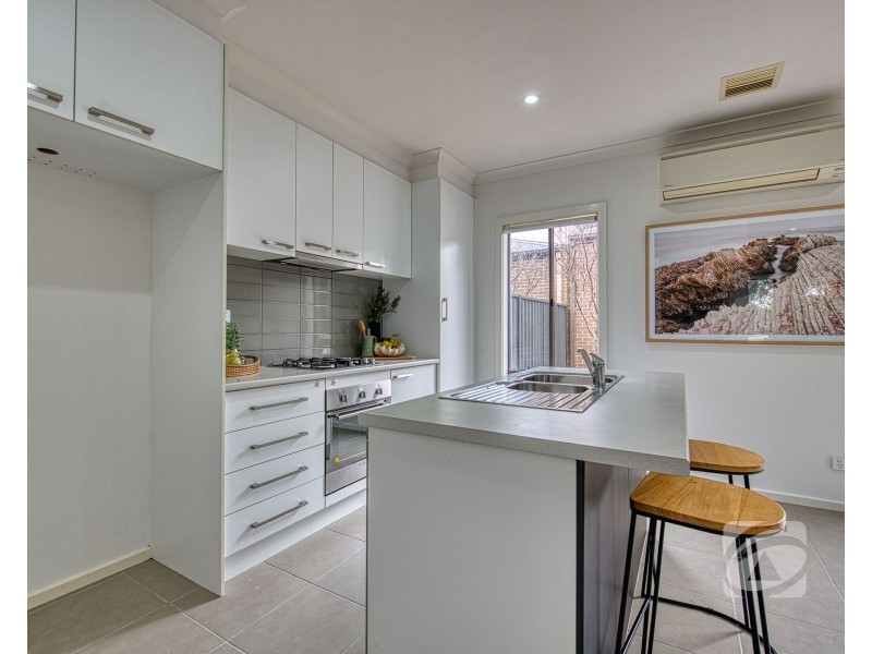 21 Atlantic Drive, Pakenham VIC 3810