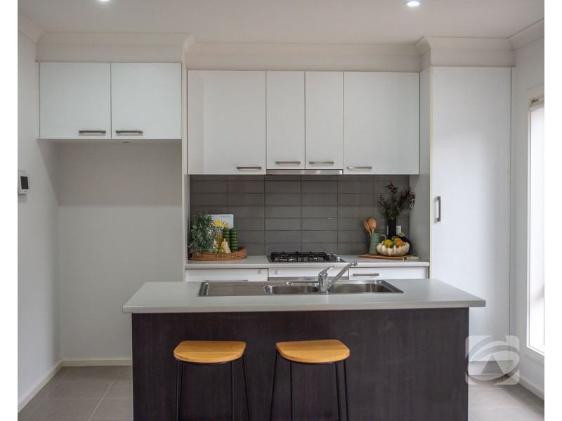 21 Atlantic Drive, Pakenham VIC 3810